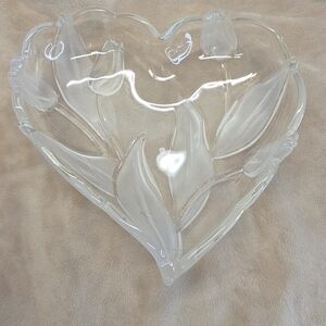 Walther-Glas Nadine Satin Heart Shaped Tulips & Leaves Glass Dish Clear